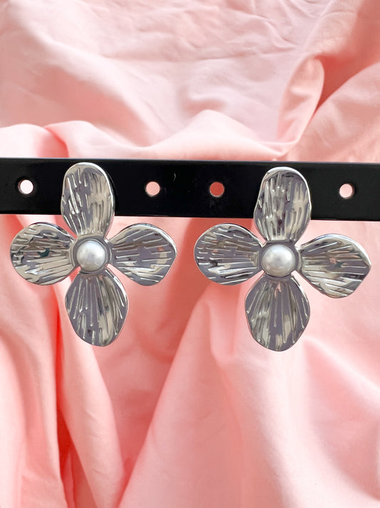 Boucles d'oreilles fleur quatre pétales