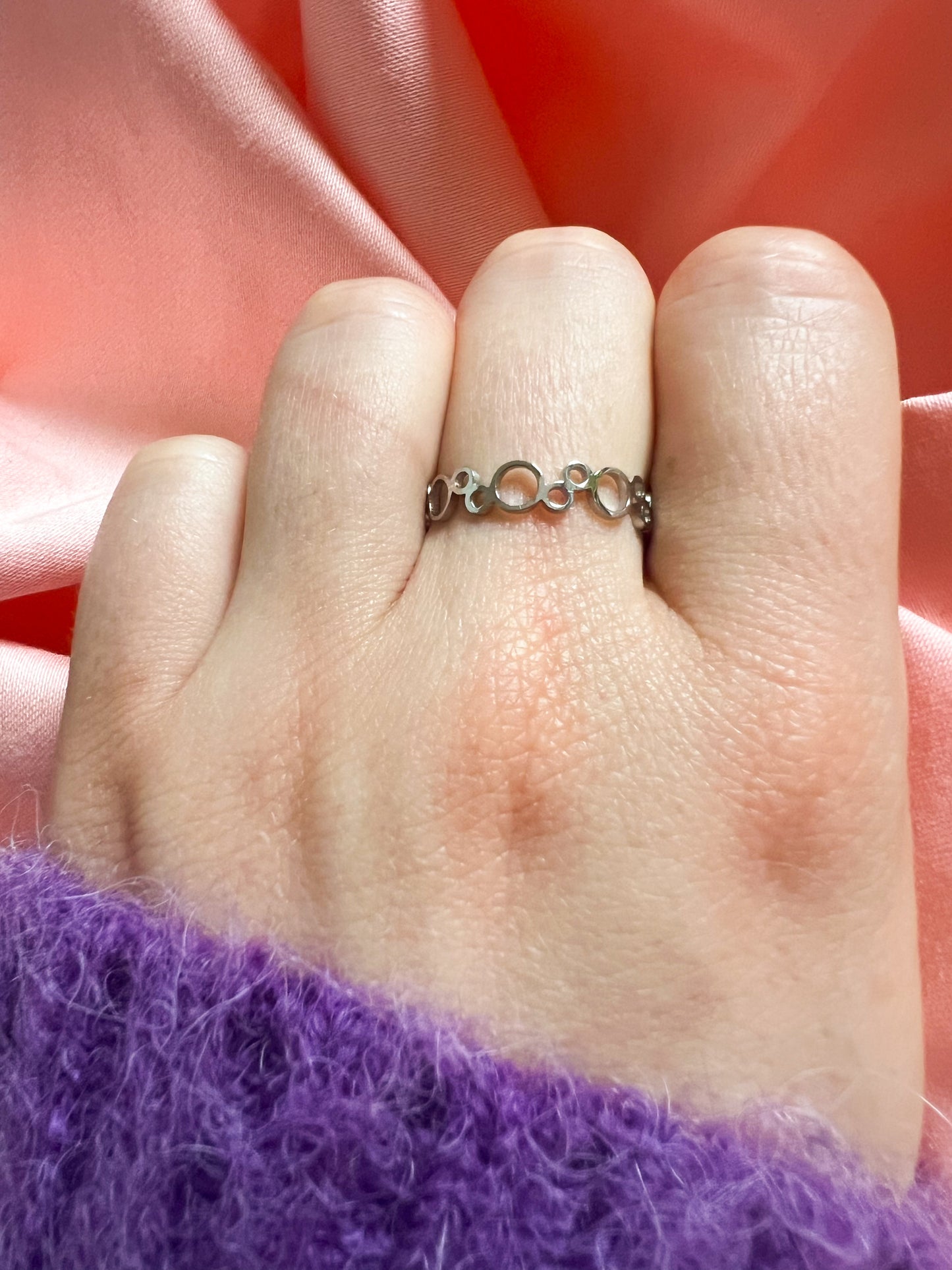 Bague fine petits trous