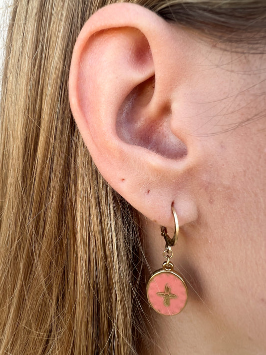 Boucles d’oreilles, pendantes croix rose