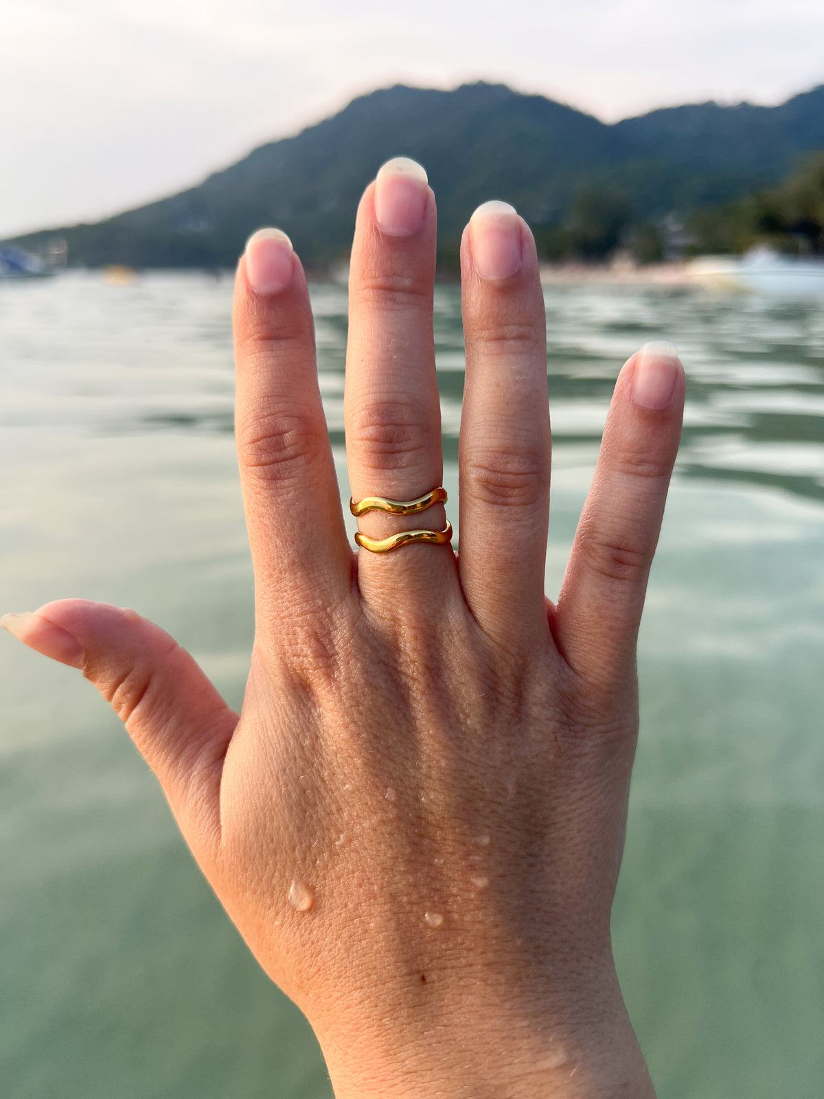 Zélie – Bague Double Anneau Vague Dorée