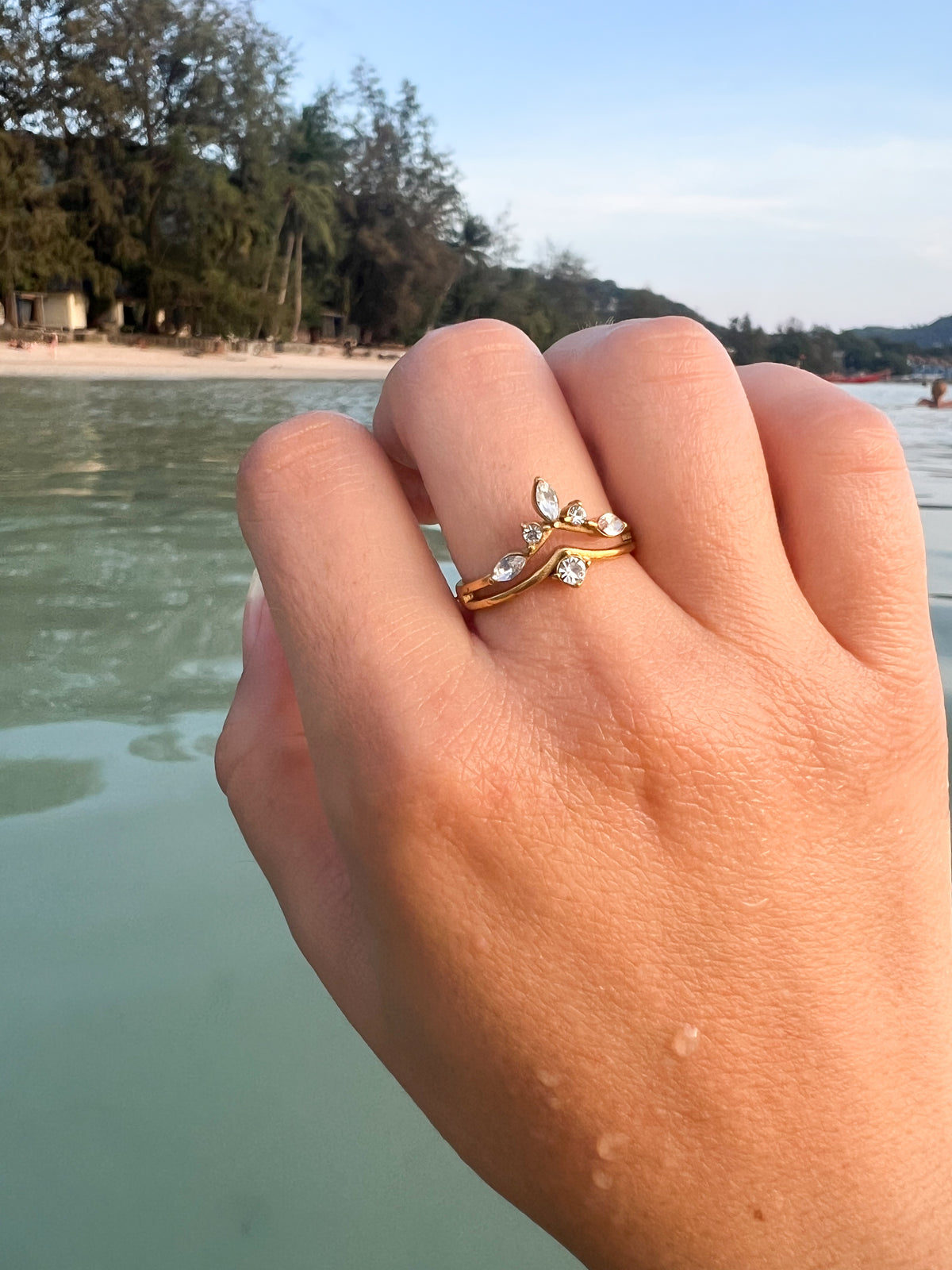 Nova – Bague Fine Étoile Zircon Dorée