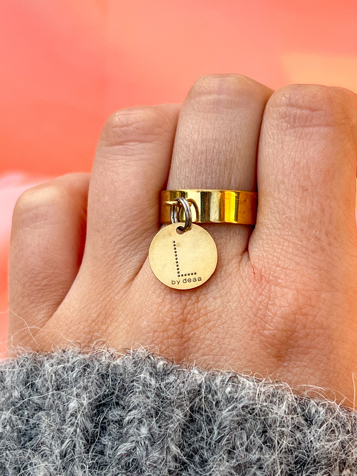 Bague Initiale Dorée Personnalisée – Acier Inoxydable