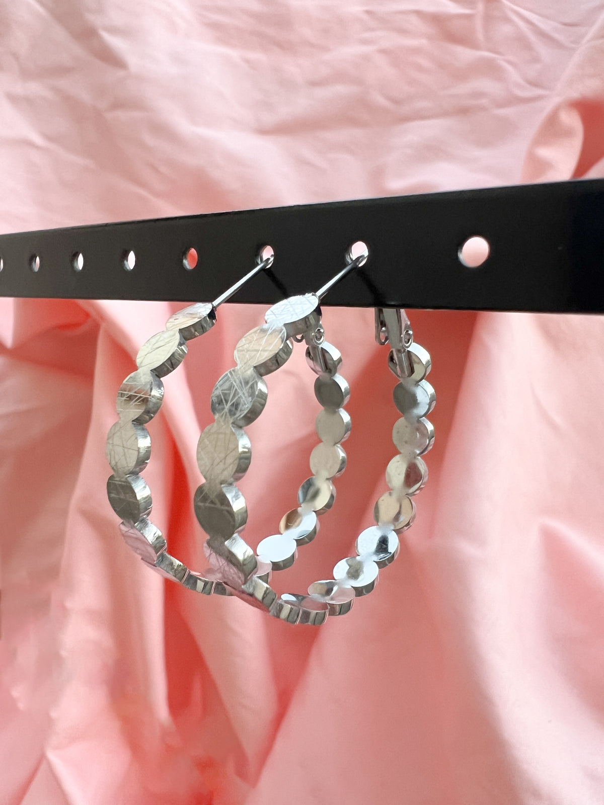 Orina – Boucles d'Oreilles Pastilles Argentées Acier Inoxydable