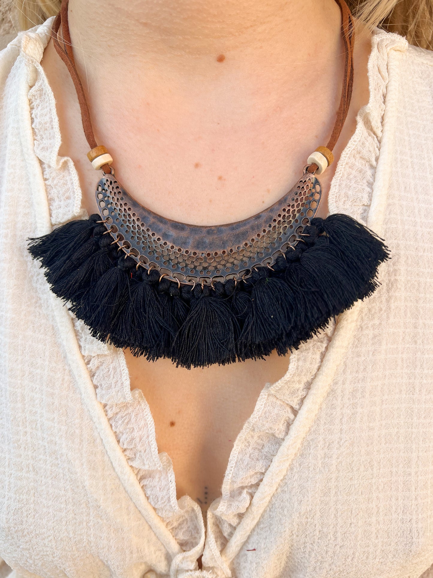 Collier pompons noir