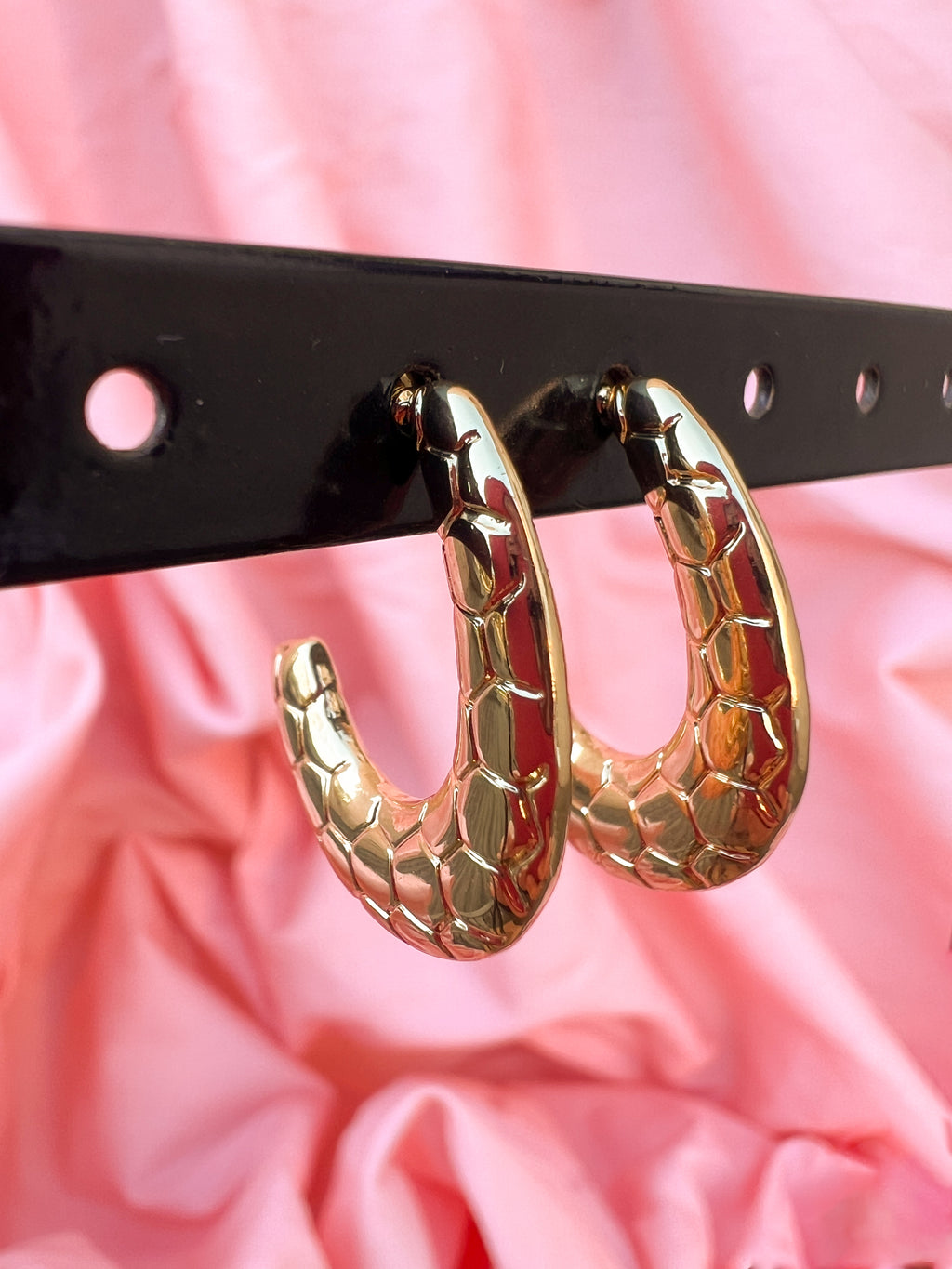Elise – Boucles d'Oreilles Créole Croco Dorée Acier Inoxydable