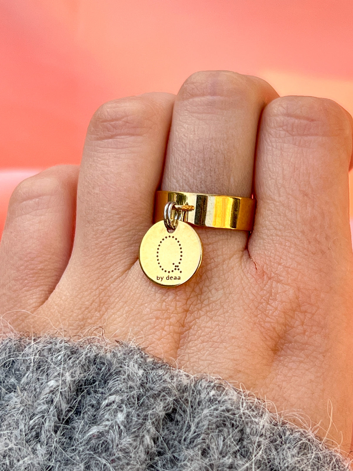 Bague Initiale Dorée Personnalisée – Acier Inoxydable