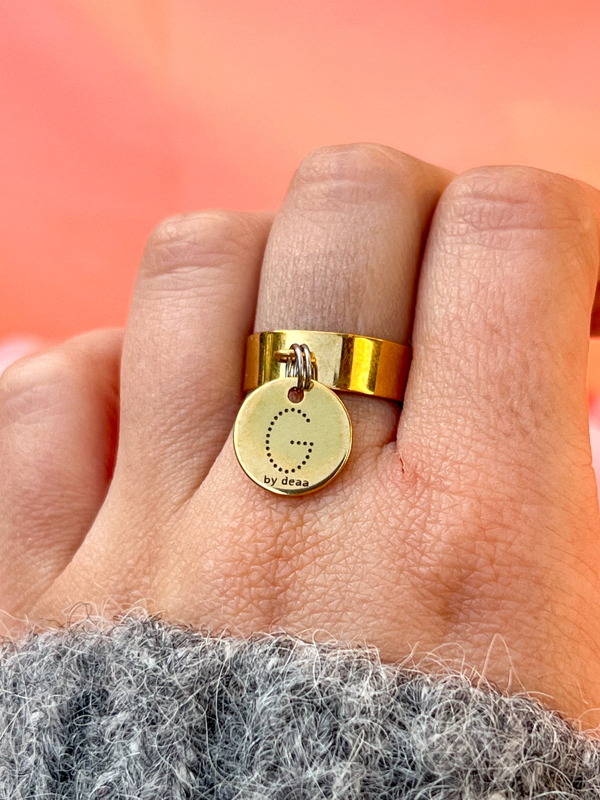 Bague Initiale Dorée Personnalisée – Acier Inoxydable