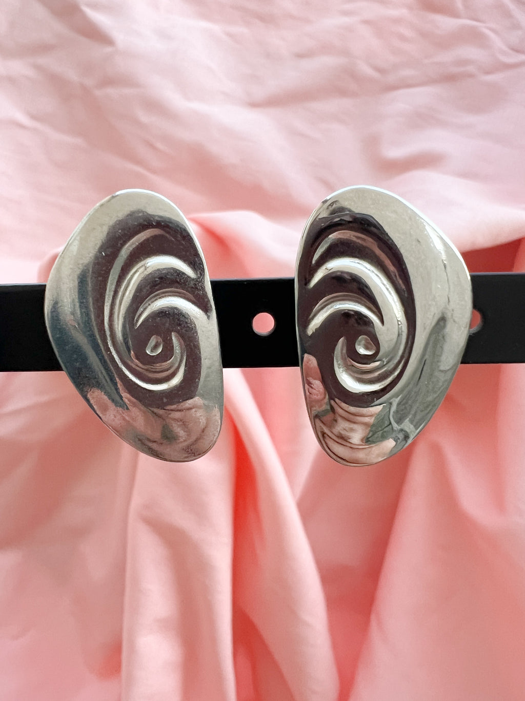 Lana – Boucles d'Oreilles Spirale Sculptée Acier Inoxydable
