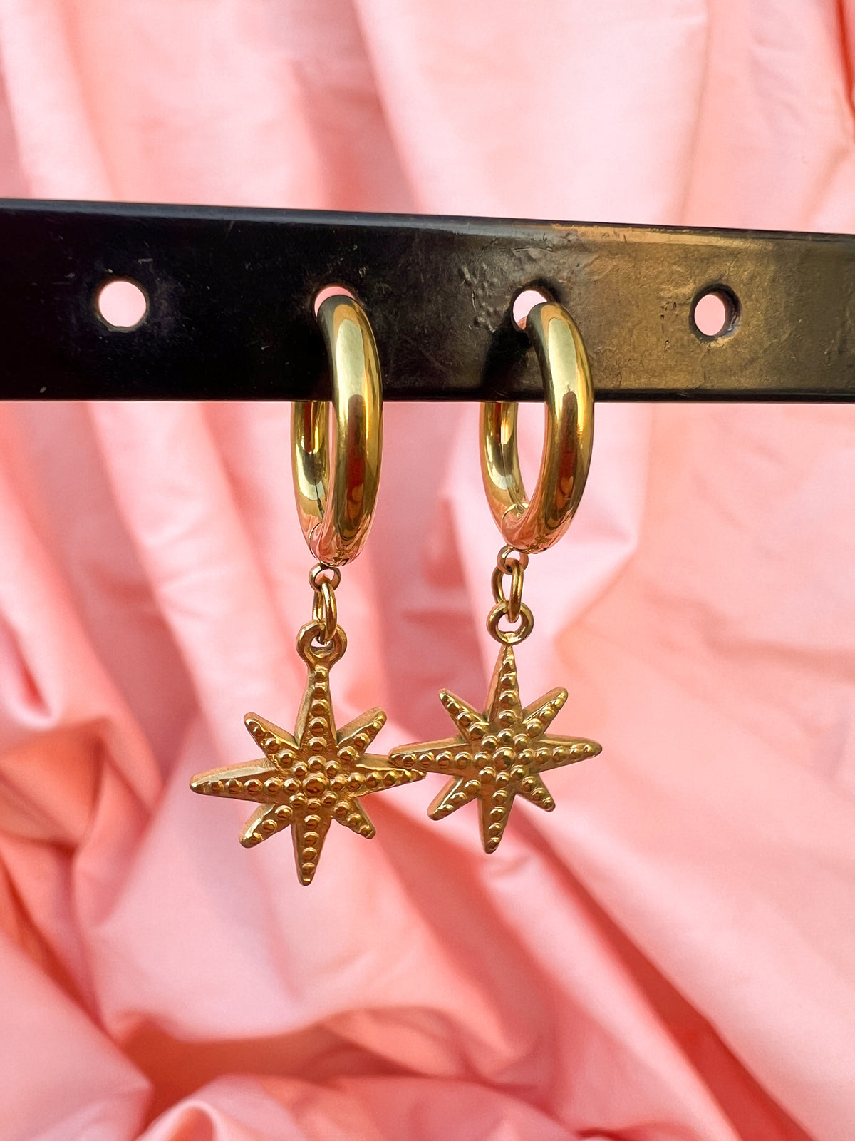 Liore – Boucles d'Oreilles Étoile Charm Dorée Acier Inoxydable