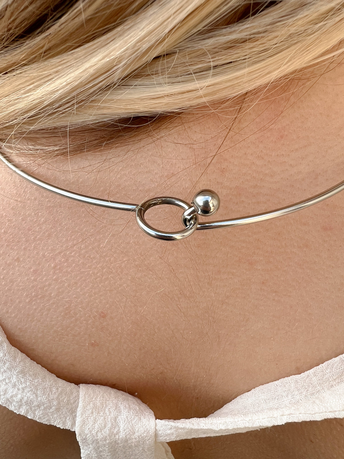 Collier Médaille Initiale – Jonc Acier Inoxydable