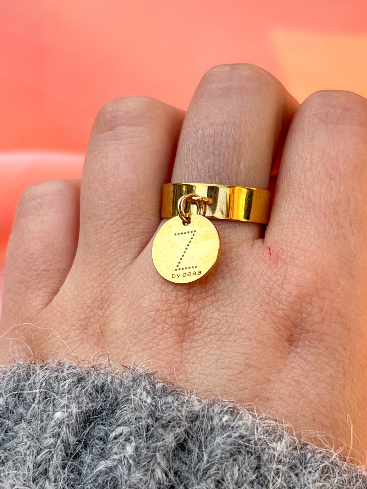 Bague Initiale Dorée Personnalisée – Acier Inoxydable