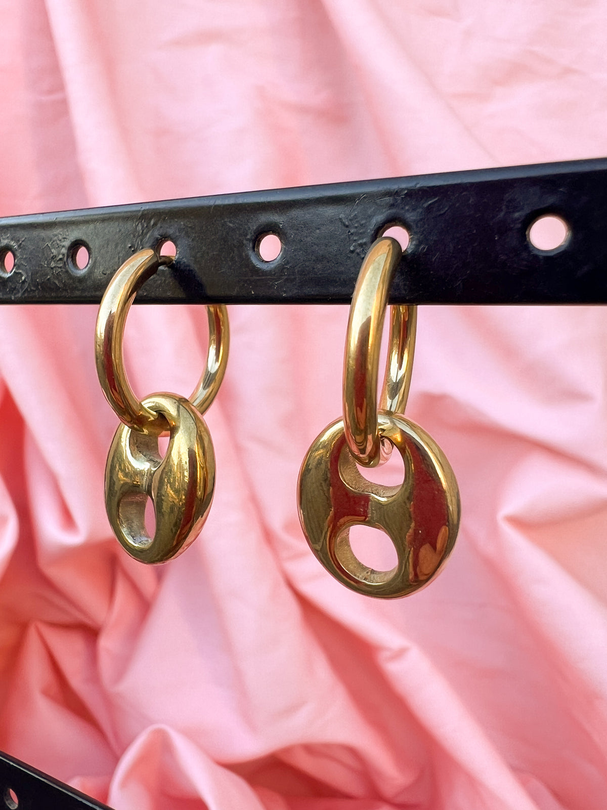 Pauline – Boucles d'Oreilles Maille Marine Dorée Acier Inoxydable