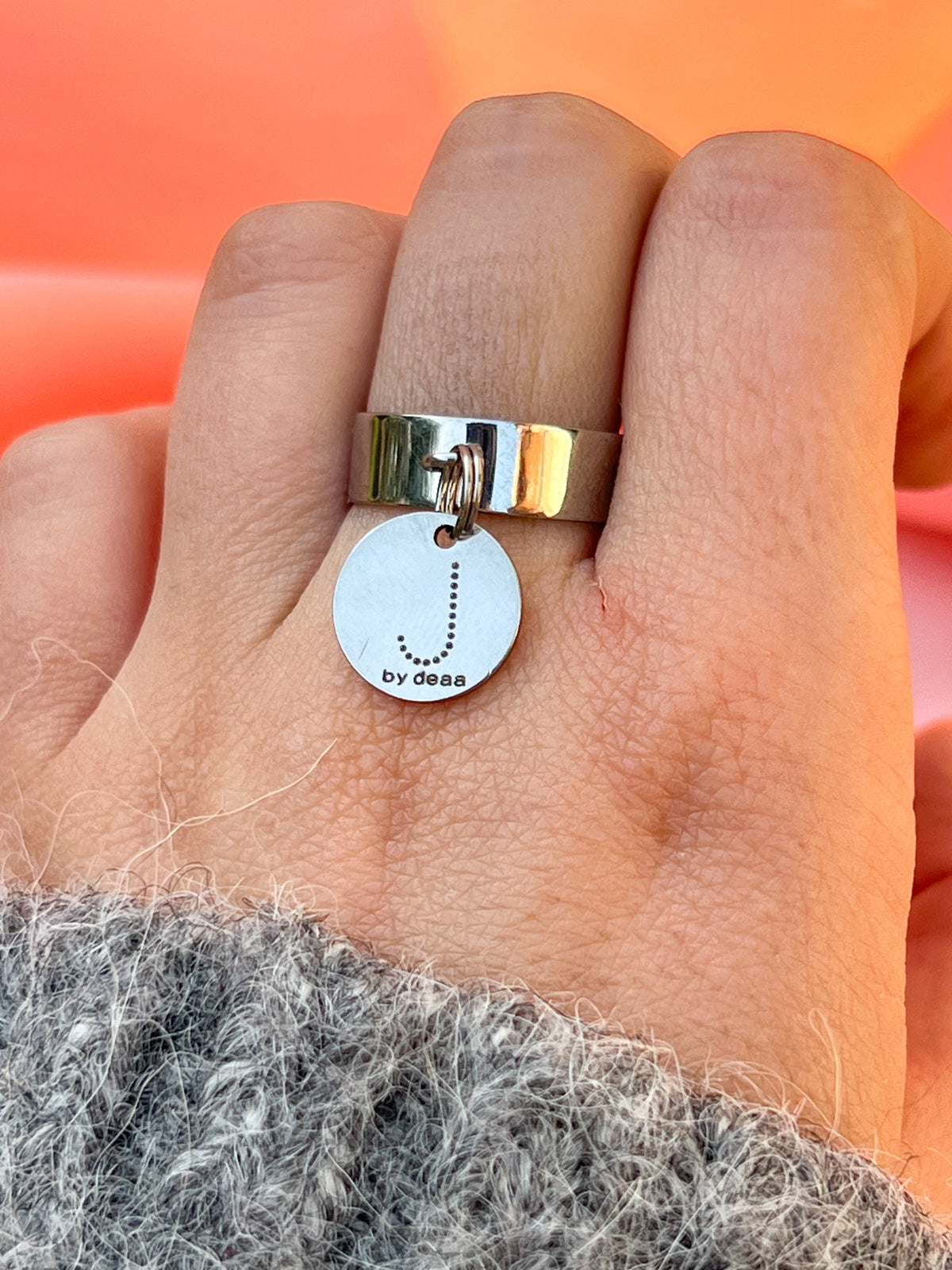 Bague Initiale Argentée Personnalisée – Acier Inoxydable