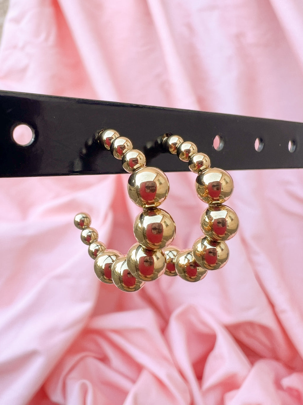 Amalfi – Boucles d'Oreilles Créole Billes Dorée Acier Inoxydable