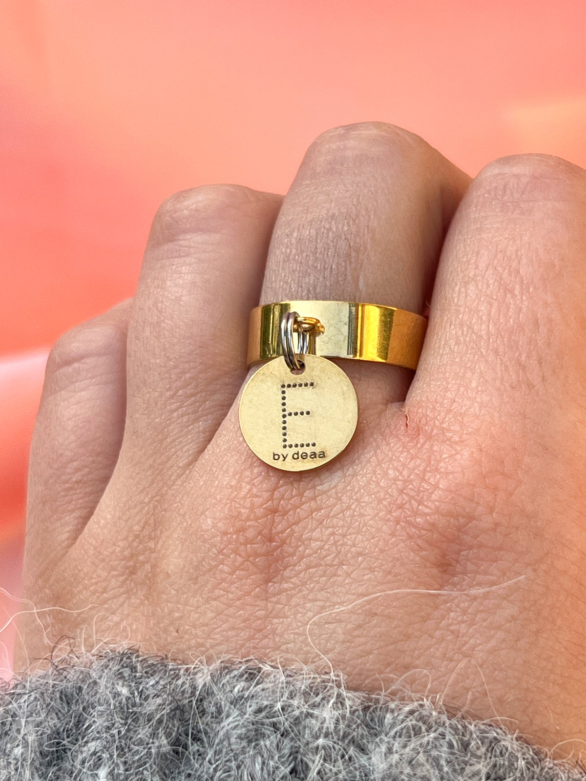 Bague Initiale Dorée Personnalisée – Acier Inoxydable