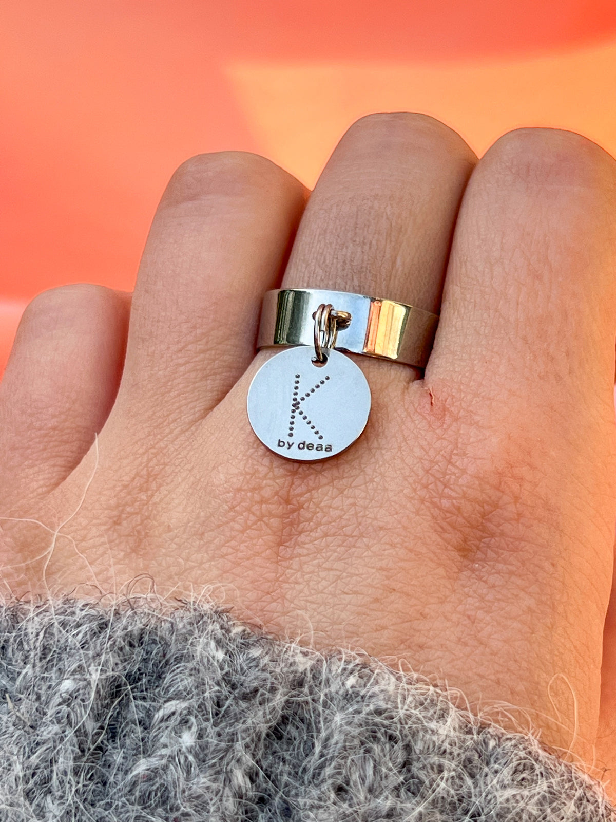 Bague Initiale Argentée Personnalisée – Acier Inoxydable