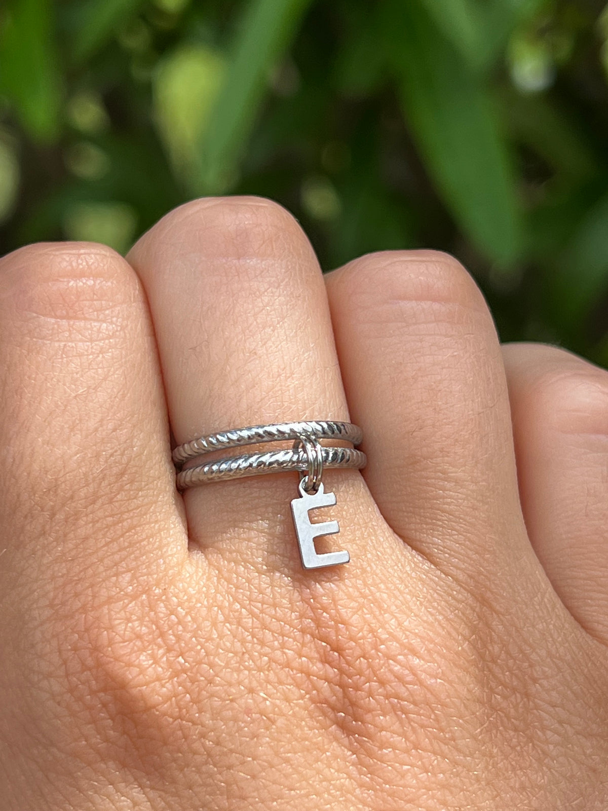 Bague Fine Initiale Personnalisée – Acier Inoxydable