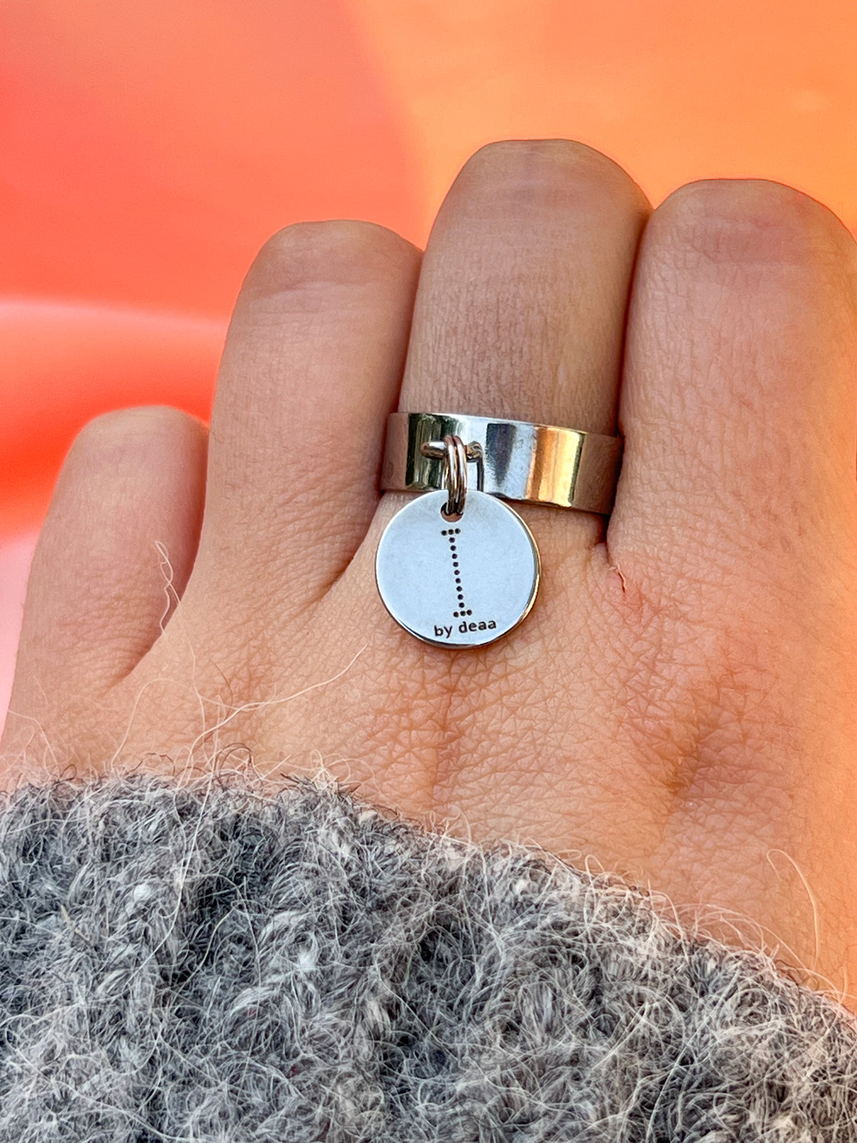 Bague Initiale Argentée Personnalisée – Acier Inoxydable