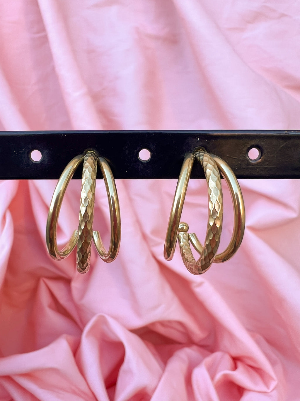 Baia – Boucles d'Oreilles Triple Créole Dorée Acier Inoxydable