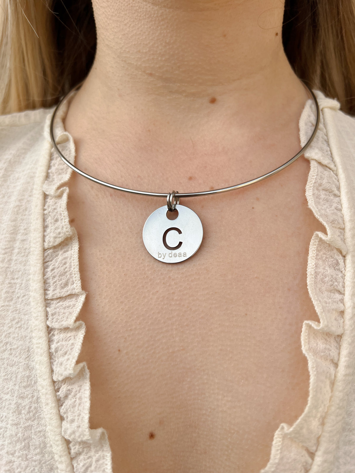 Collier Médaille Initiale – Jonc Acier Inoxydable