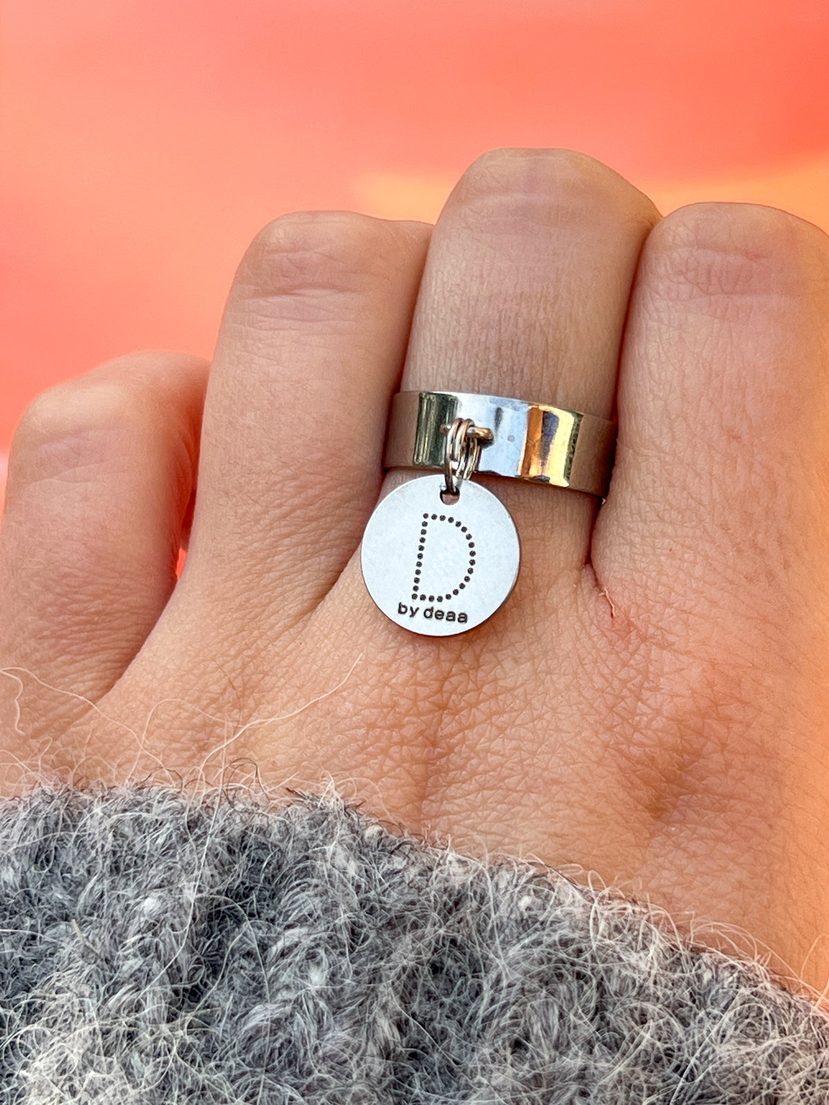 Bague Initiale Argentée Personnalisée – Acier Inoxydable