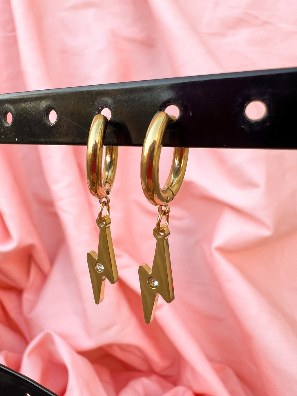 Azelie – Boucles d'Oreilles Éclair Charm Doré Acier Inoxydable