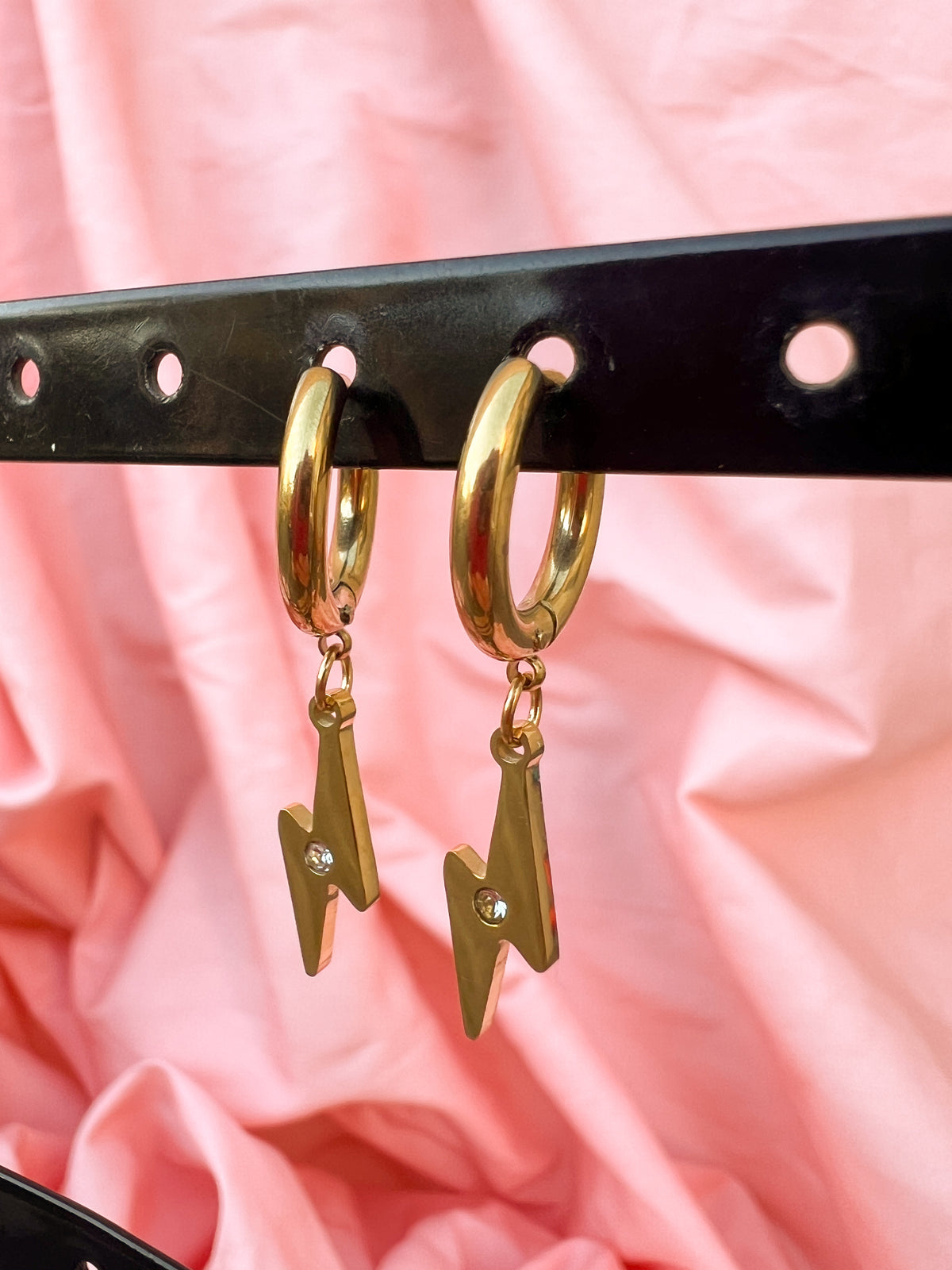 Azelie – Boucles d'Oreilles Éclair Charm Doré Acier Inoxydable