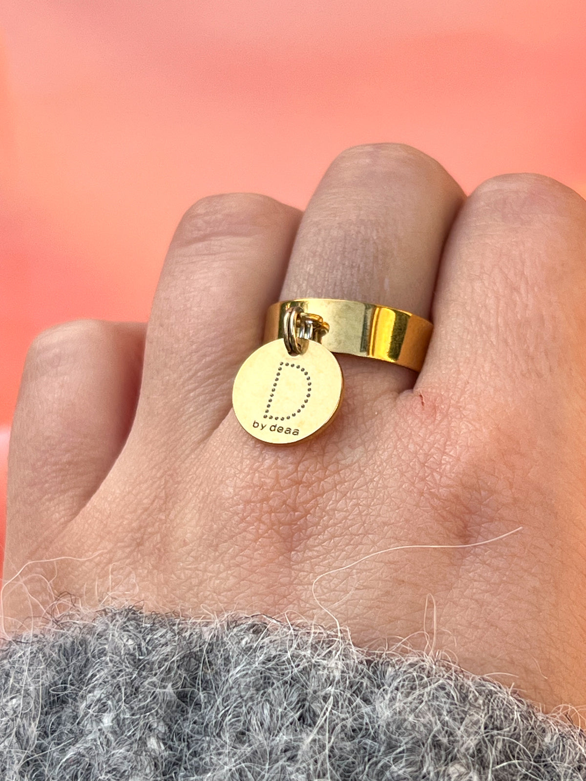 Bague Initiale Dorée Personnalisée – Acier Inoxydable