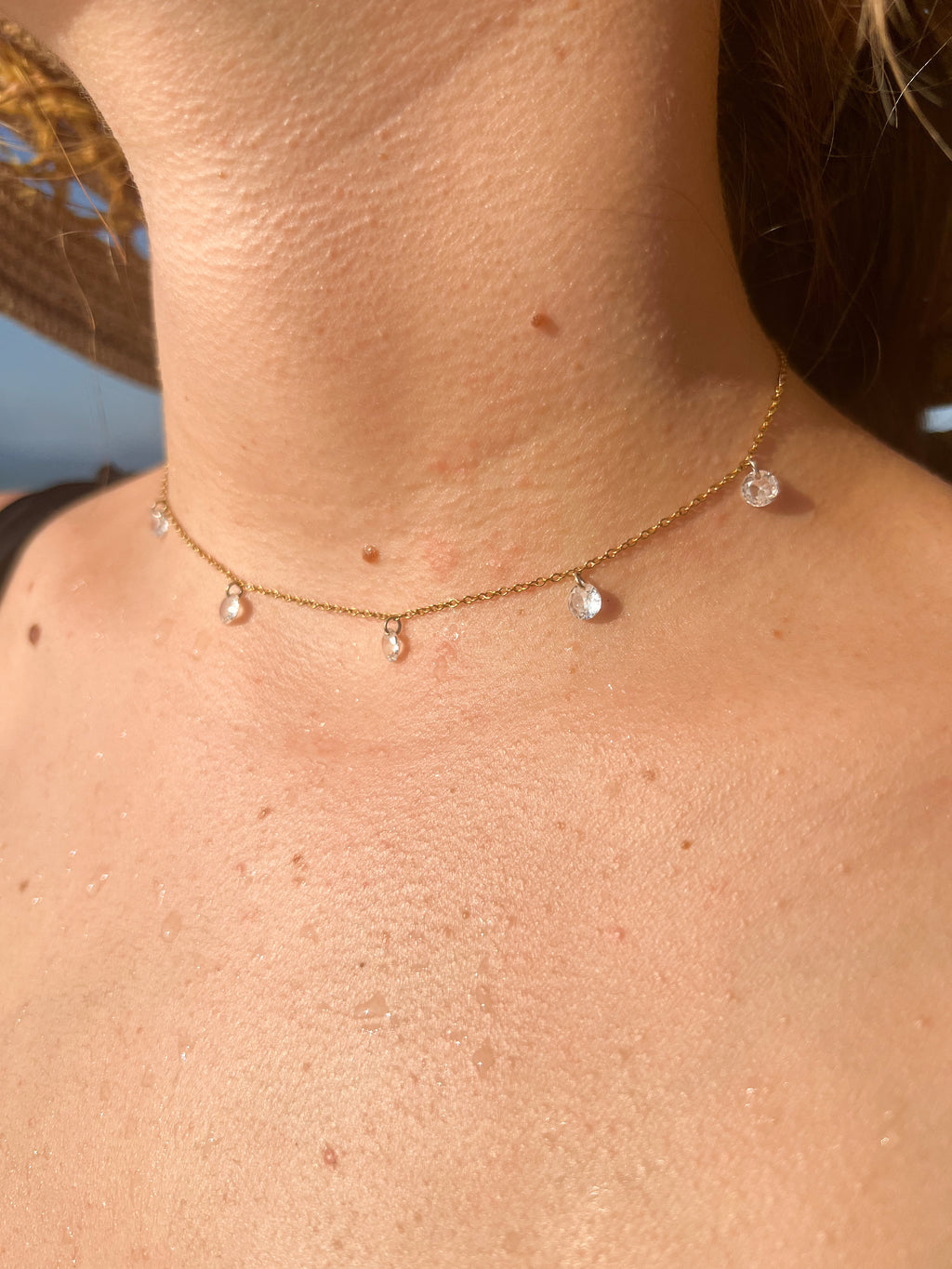 Mia – Collier Ras-de-Cou Gouttes Dorées