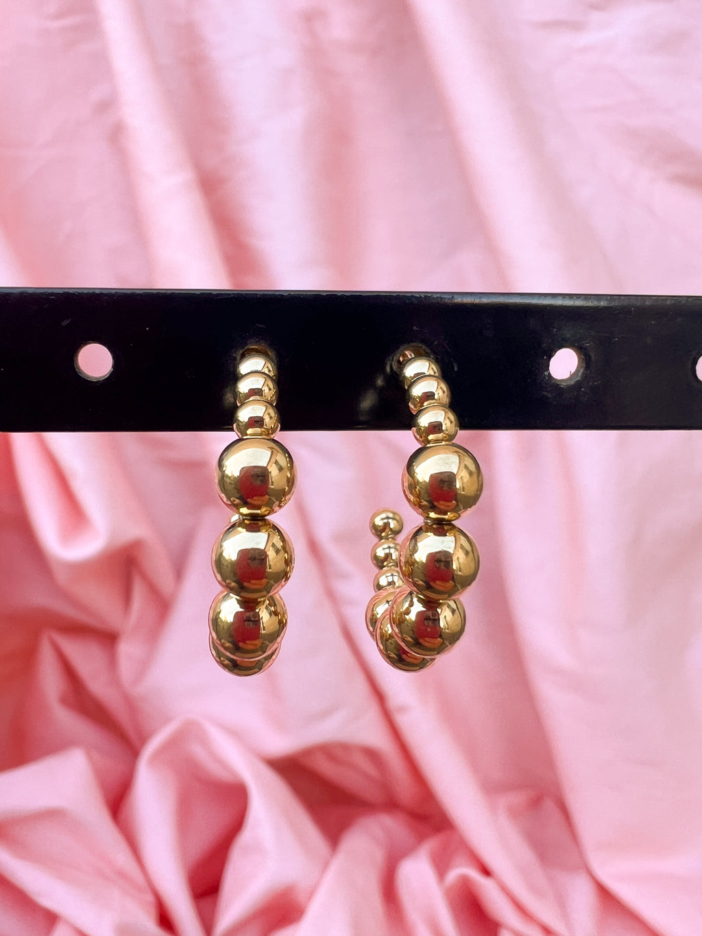 Amalfi – Boucles d'Oreilles Créole Billes Dorée Acier Inoxydable