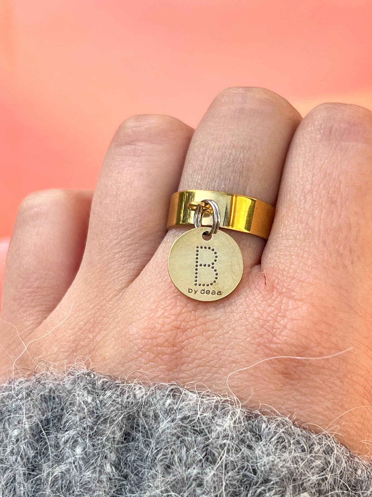 Bague Initiale Dorée Personnalisée – Acier Inoxydable