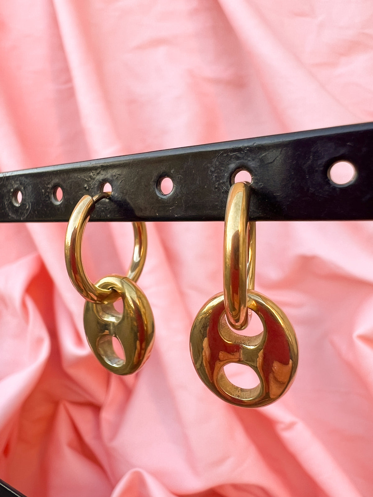 Pauline – Boucles d'Oreilles Maille Marine Dorée Acier Inoxydable