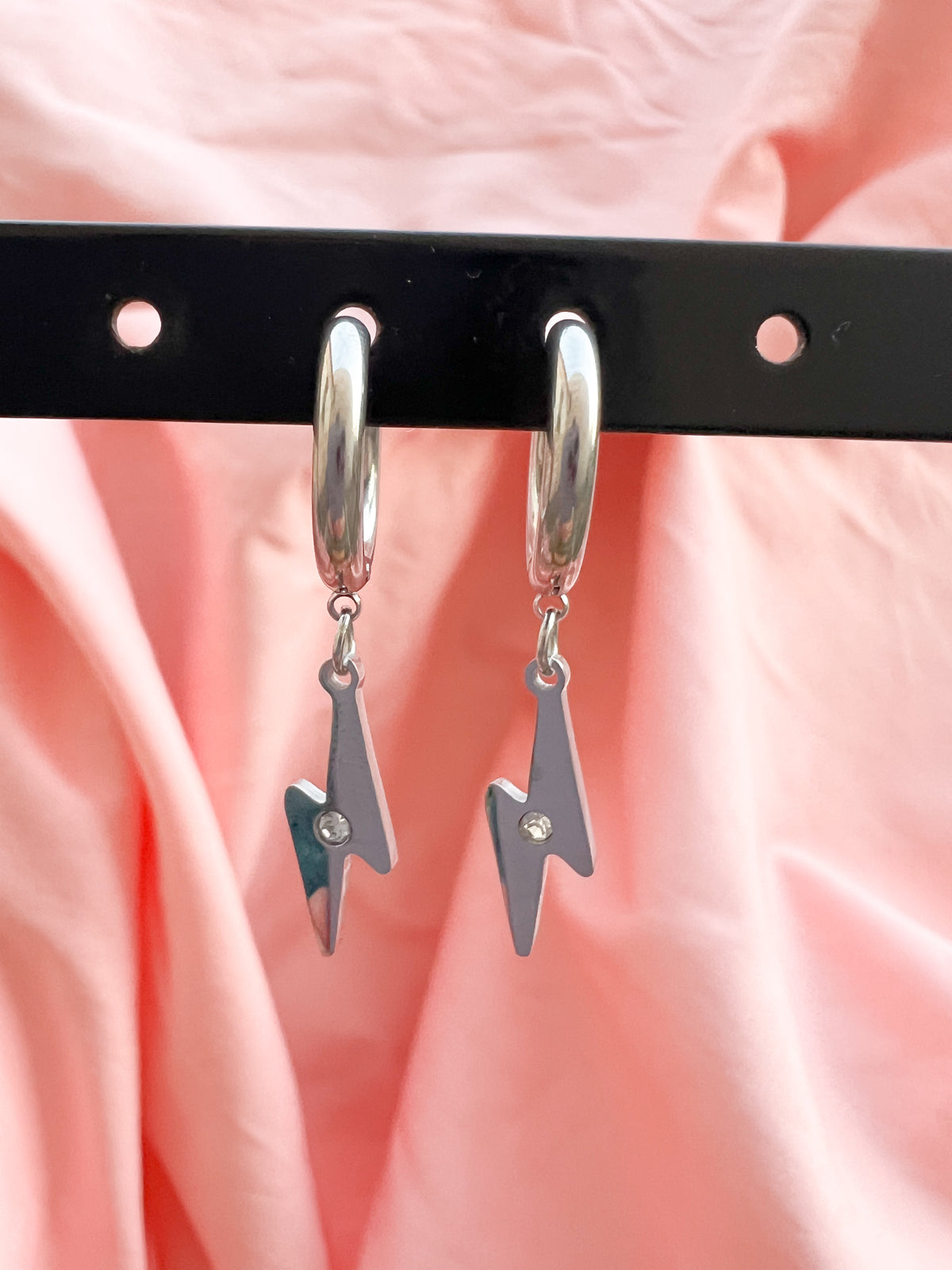 Luma – Boucles d'Oreilles Éclair Charm Argenté Acier Inoxydable