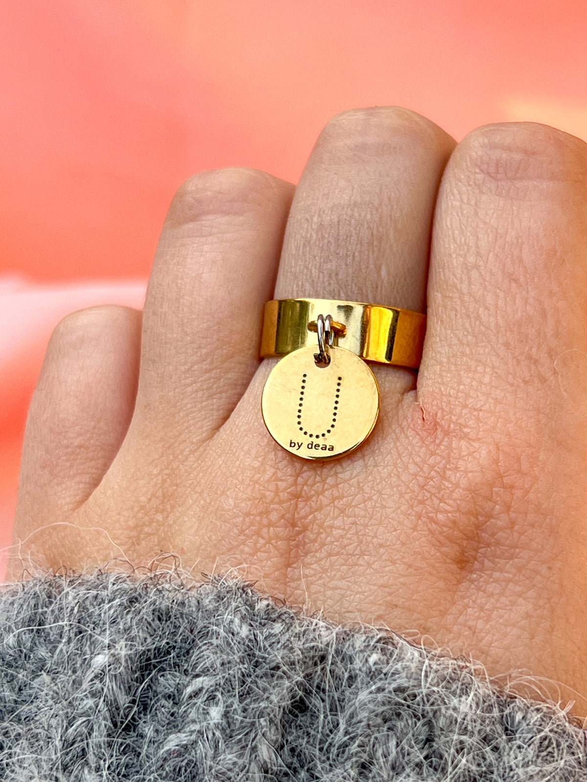 Bague Initiale Dorée Personnalisée – Acier Inoxydable