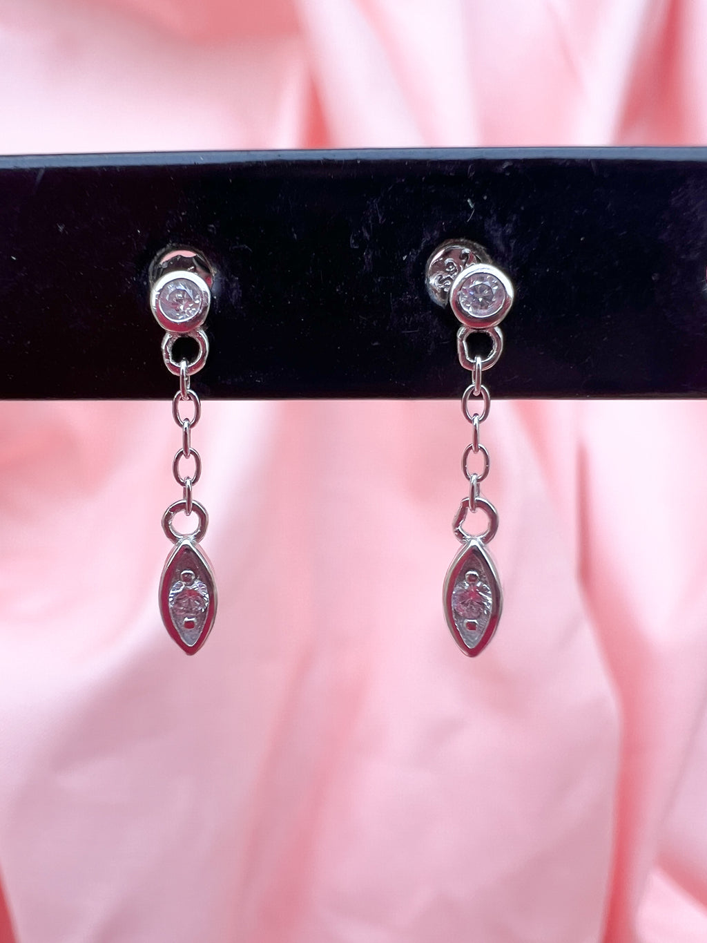 Bouclés petit diamants pendants