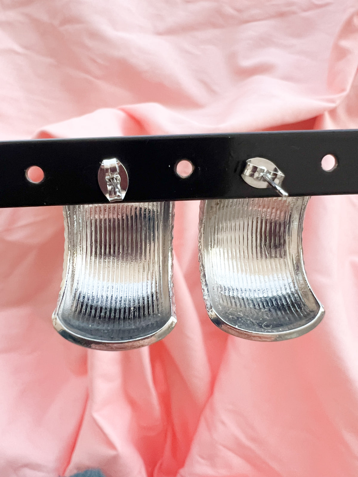 Azura – Boucles d'Oreilles Demi-Sphère Argentée Acier Inoxydable