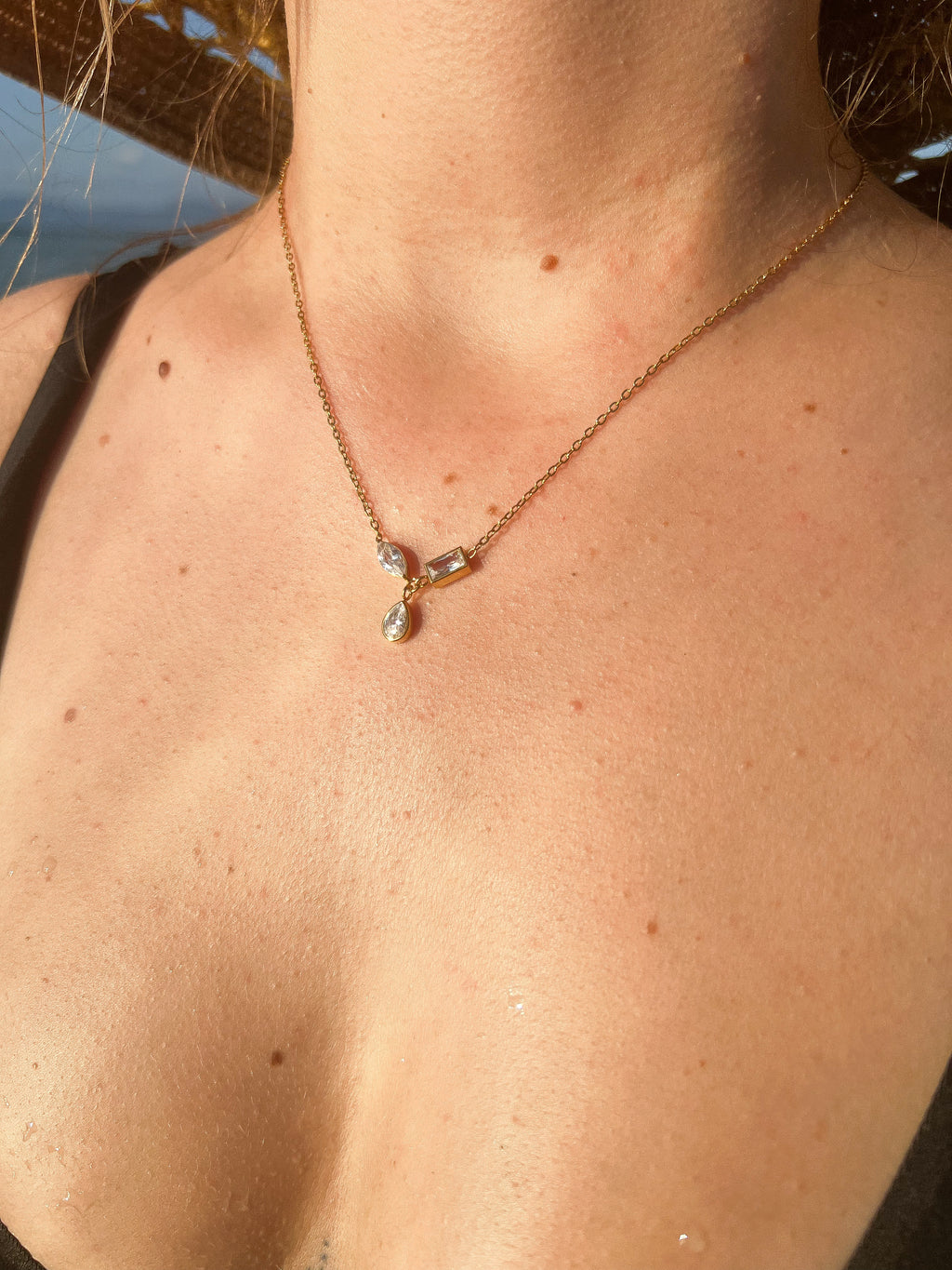 Naomi – Collier Pendentif Perle Dorée
