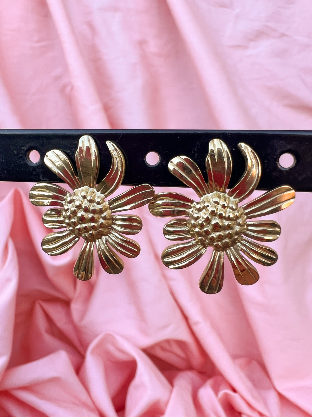 Solara – Boucles d'Oreilles Marguerite Statement Acier Inoxydable