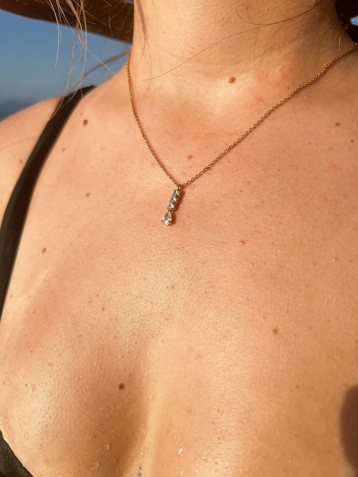 Lila – Collier Pendentif Pierres Empilées Dorées
