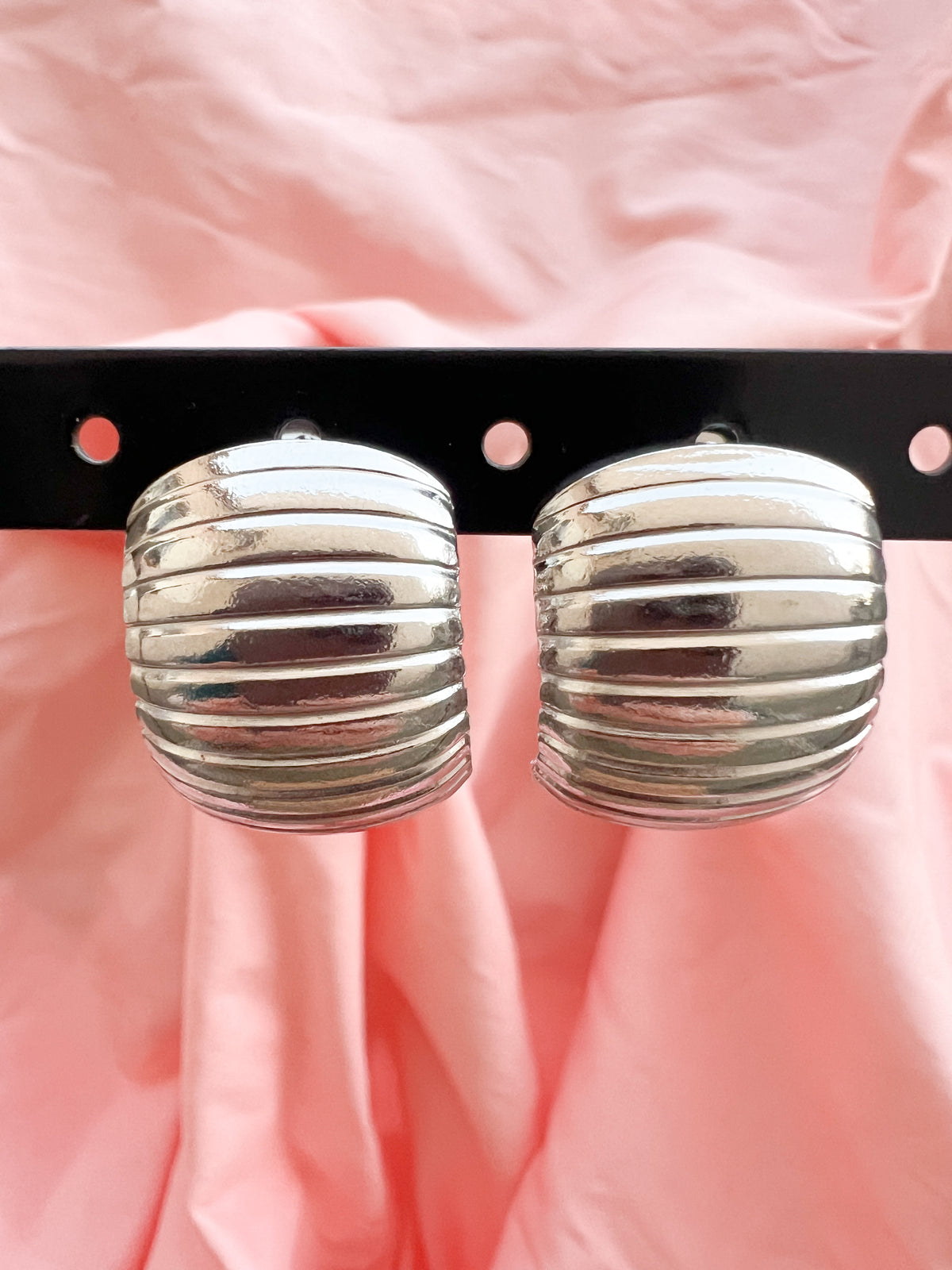 Azura – Boucles d'Oreilles Demi-Sphère Argentée Acier Inoxydable