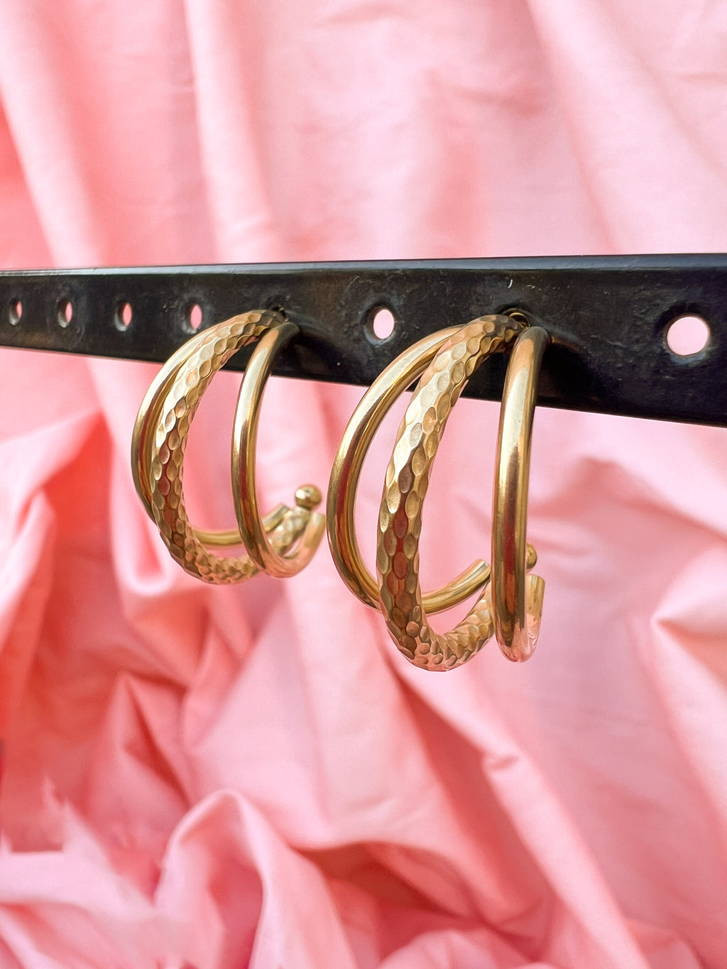Baia – Boucles d'Oreilles Triple Créole Dorée Acier Inoxydable