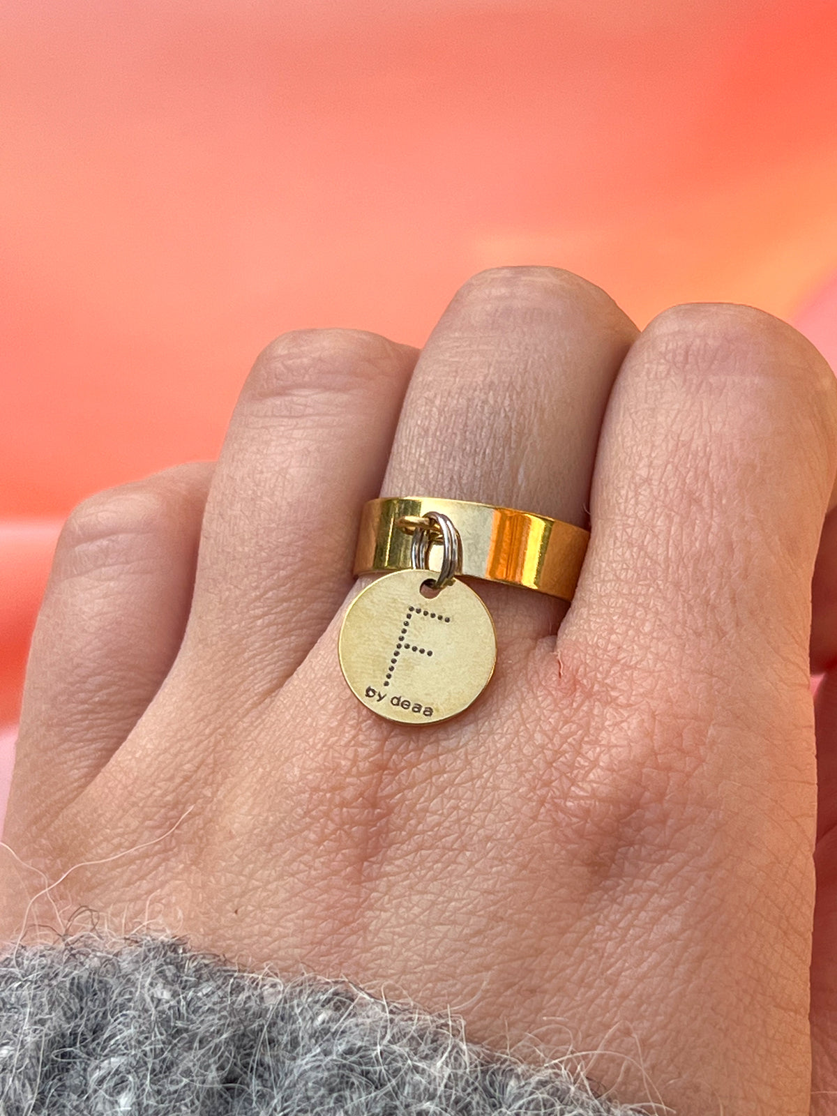 Bague Initiale Dorée Personnalisée – Acier Inoxydable