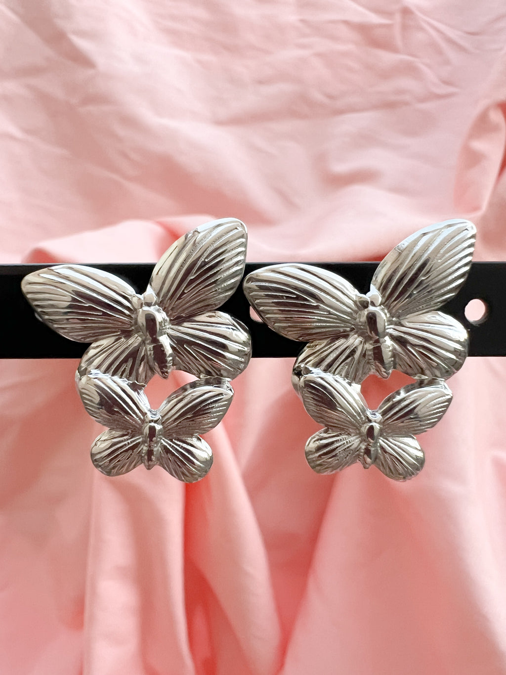 Victoire – Boucles d'Oreilles Fleur Papillon Acier Inoxydable