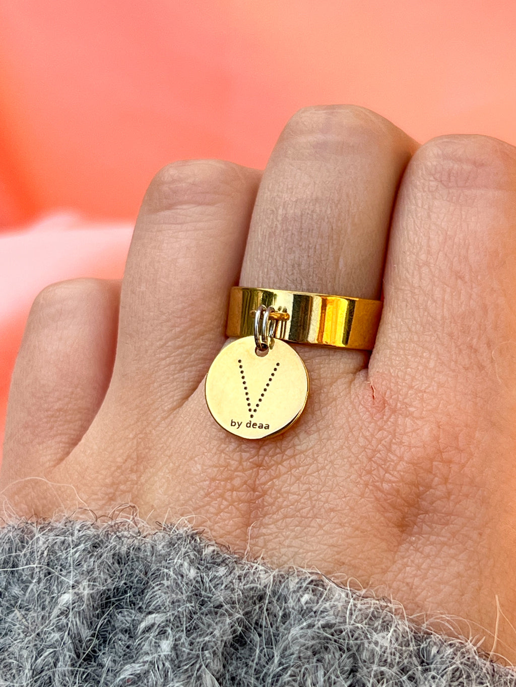 Bague Initiale Dorée Personnalisée – Acier Inoxydable