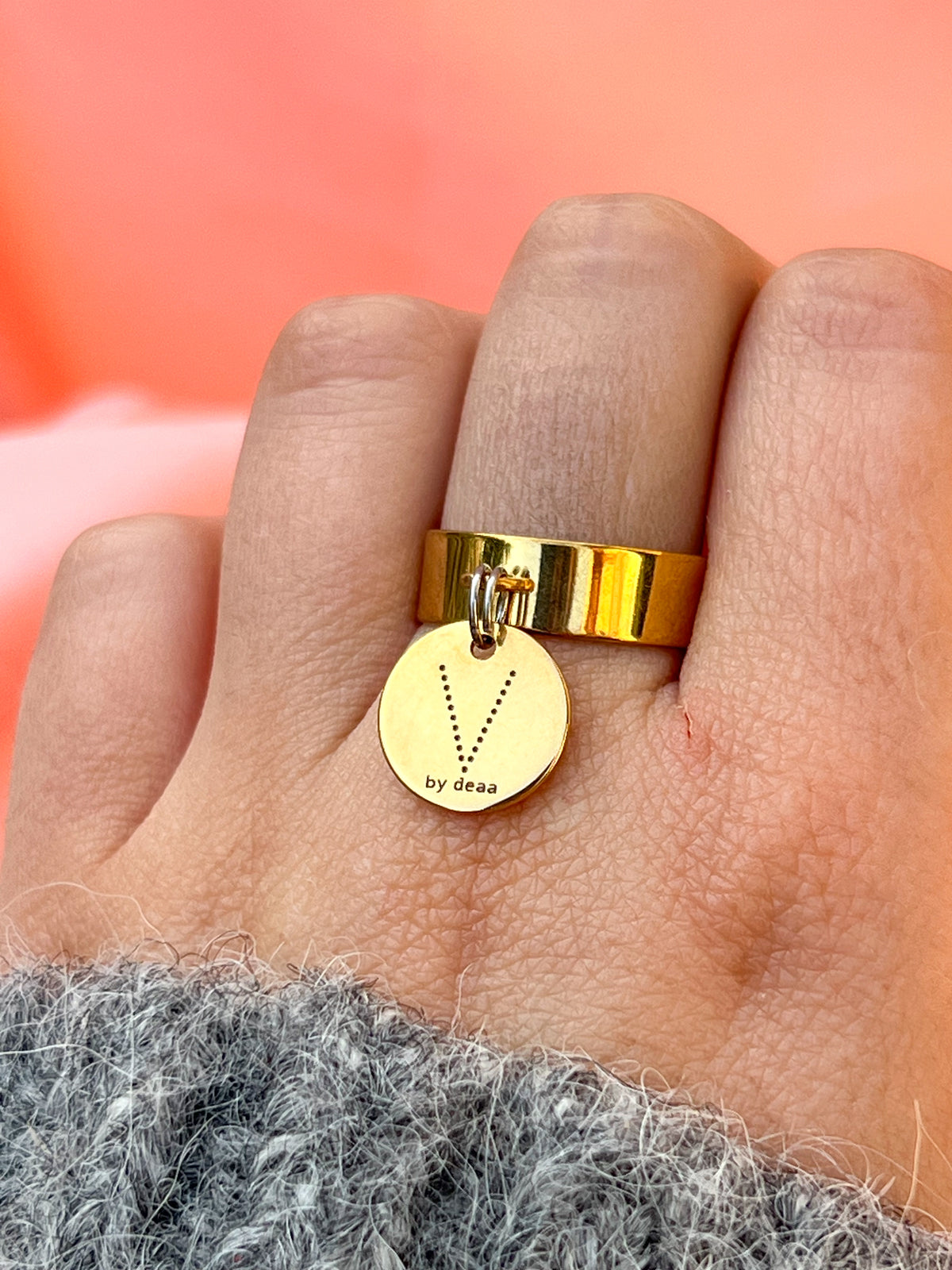 Bague Initiale Dorée Personnalisée – Acier Inoxydable