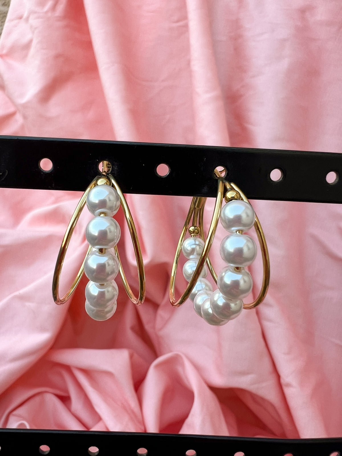 Coralia – Boucles d'Oreilles Créole Perles Dorée Acier Inoxydable