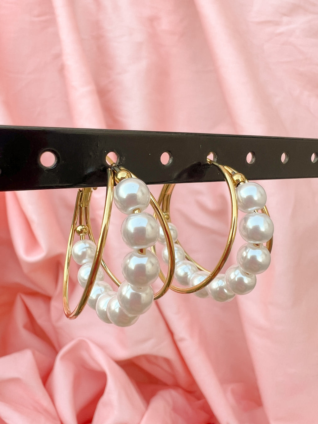 Coralia – Boucles d'Oreilles Créole Perles Dorée Acier Inoxydable