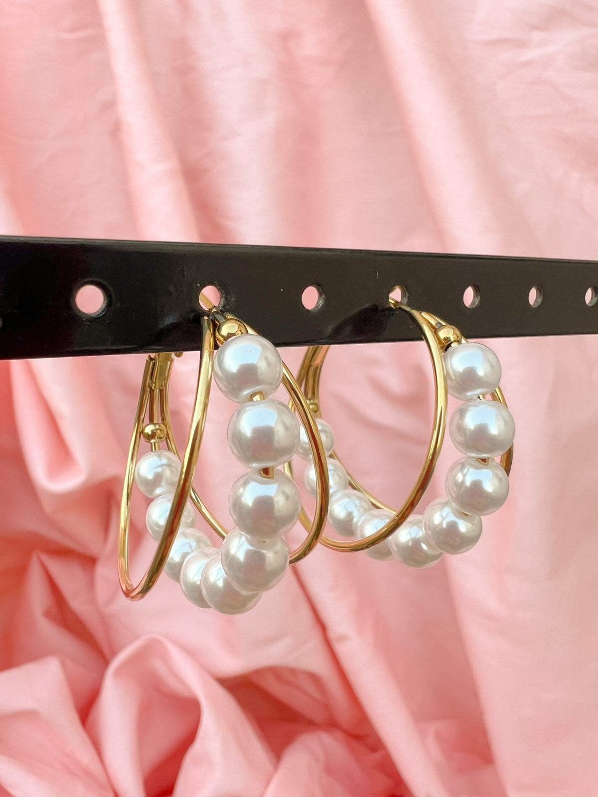 Coralia – Boucles d'Oreilles Créole Perles Dorée Acier Inoxydable