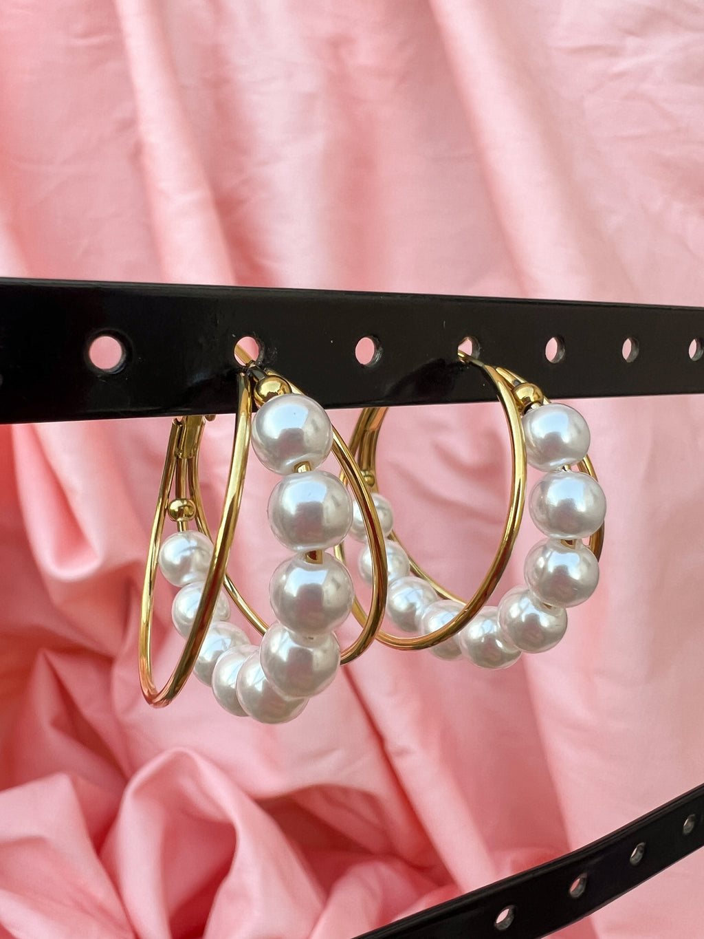 Coralia – Boucles d'Oreilles Créole Perles Dorée Acier Inoxydable
