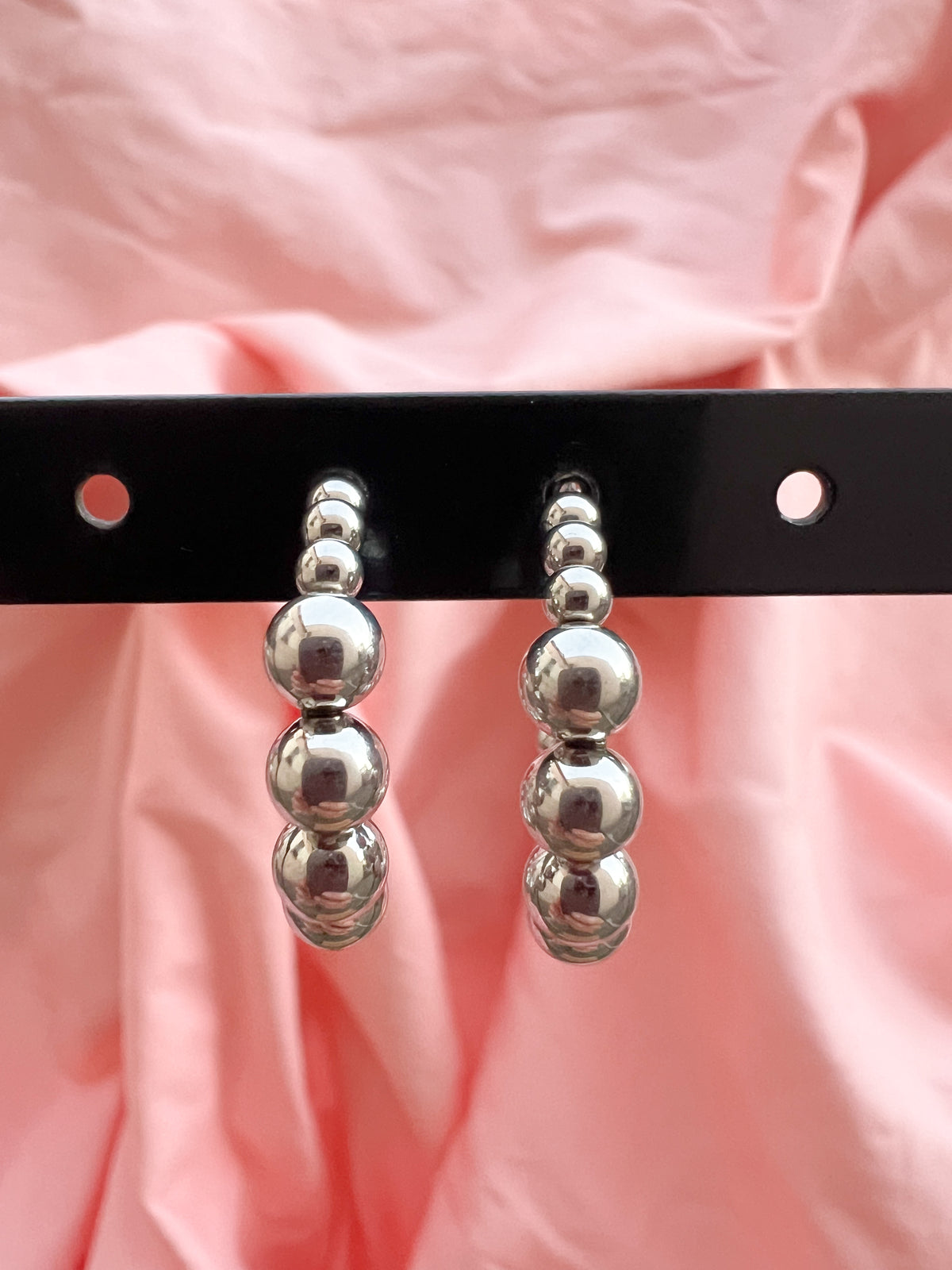 Ilia – Boucles d'Oreilles Créole Billes Argentée Acier Inoxydable